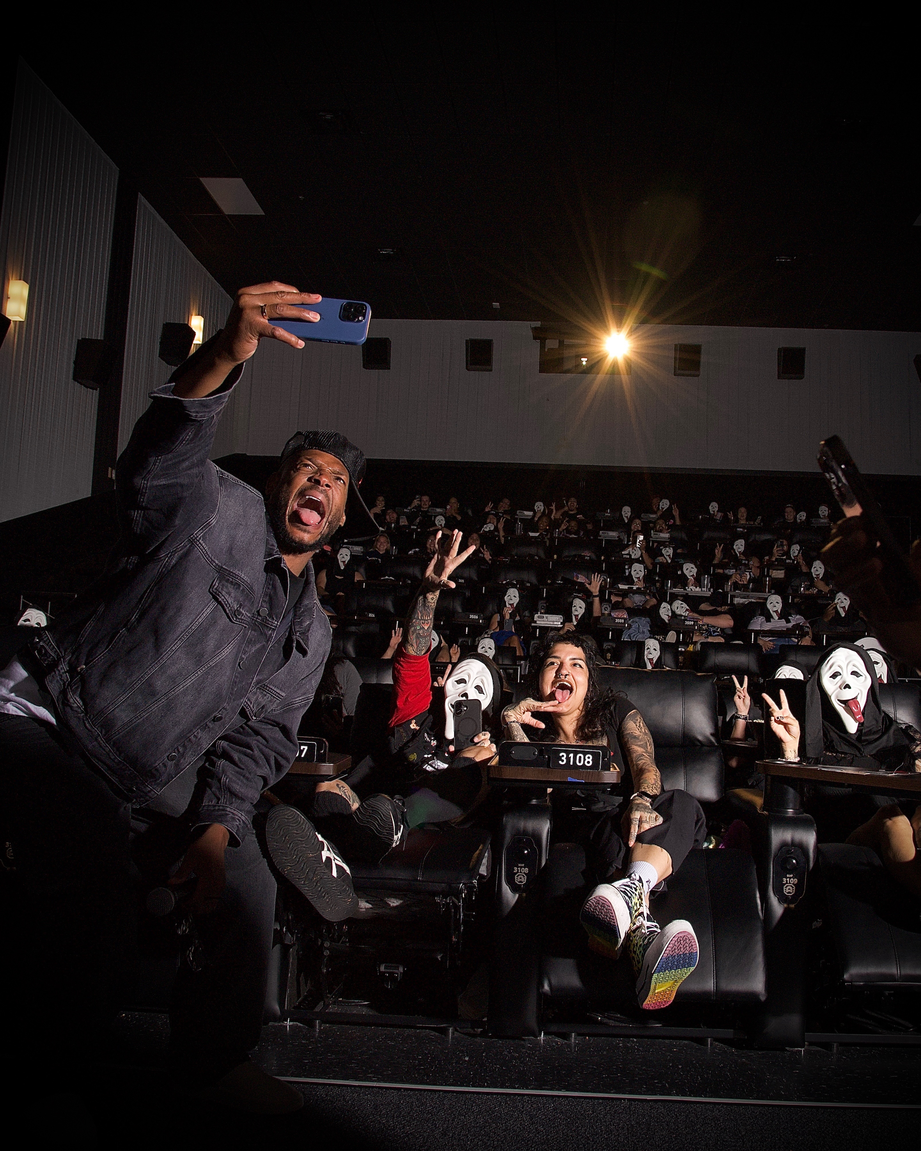 WAZZUP, SAN ANTONIO x2?! 

@marlonwayans just returned to Alamo Drafthouse Park North, to introduce our special WAZZUP! @scarymovie Screening.

Now playing — grab your tickets to SCARY MOVIE at drafthouse.com.
-
📸: @iam.bravo.photo