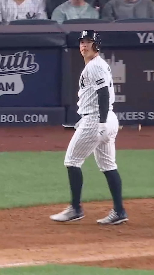 The three fastballs down the middle strategy worked for Aroldis Chapman 

#yankees #baseball #redsox #sports #mlb