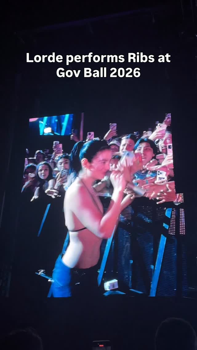 Tonight in Queens, former Dazed cover star @lorde closed her headlining Gov Ball set with everyone’s favorite, Ribs❤️

🎥: @isabelbekele 

#Dazed #Lorde #GovBall