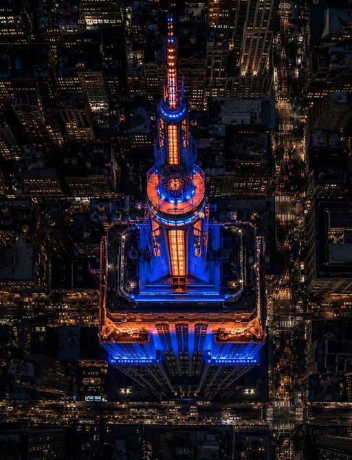 ORANGE AND BLUE ALL NIGHT
LET’S GO KNICKS!

Comment KNICKS and we will send you a link to see the lights live. 

Text CONNECT to 274-16 for real-time lighting alerts.

📸: @mingomatic