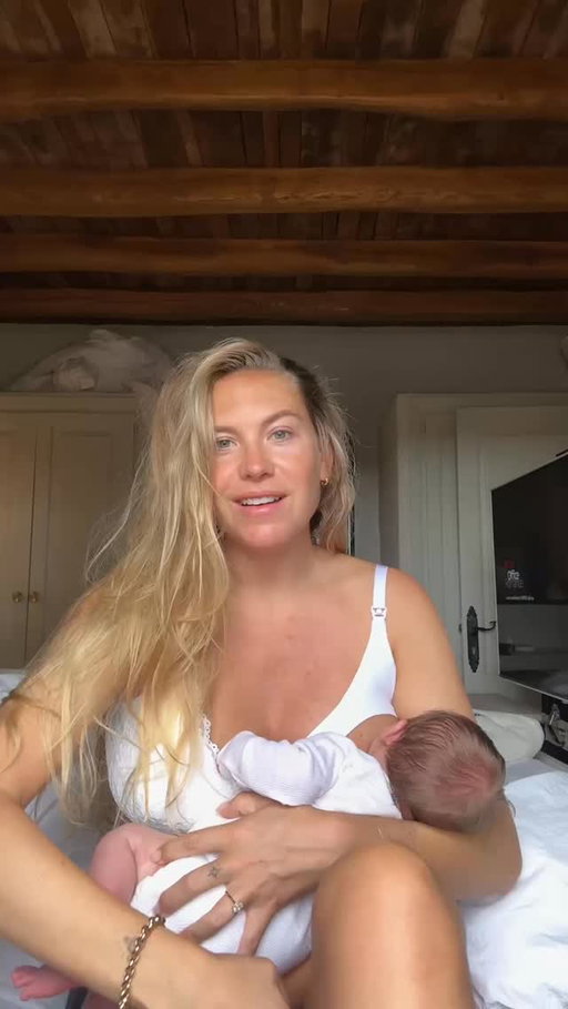Xandro is alweer twee weken bij ons 🤍! 
Wat een rit, maak zo’n diepe buiging voor iedere vrouw die hierdoor heen gaat. Het is magisch, rauw, heftig - eigenlijk alles te gelijk.