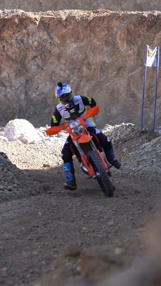 Maximum commitment. Zero fear. @carsonbrown_910 at Red Bull Erzbergrodeo Prologue Day 2

#erzberg #hardenduro