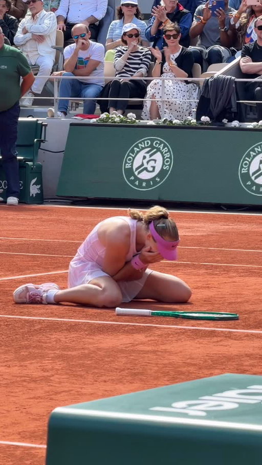 19-years old, first Grand Slam 🤩

#RolandGarros