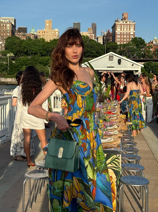 Living for this Brazilian energy in the city! @farmrio 🇧🇷🍌🦜🌺⛵️