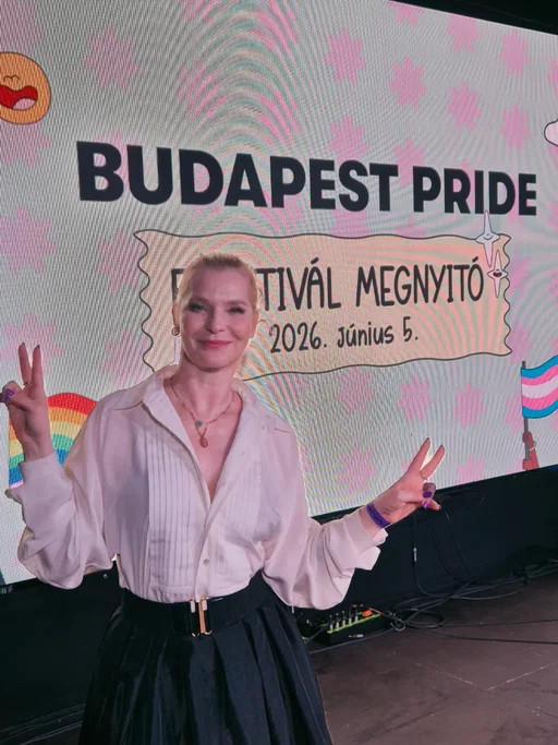 Happy Pride Month! 🌈🌈🌈
Tegnap megnyítottuk a Pride közösségi fesztivált, rengeteg programmal, workshoppal, eseménnyel! Megtisztelő, hogy újra a háziasszonya lehettem az estének. Egészen más volt a hangulat, mint tavaly❤️‍🔥
És készülünk a Felvonulásra is .
TALI JÚNIUS 27-ÉN. GYERTEK BULIZNI, ÖRÜLNI, ÜNNEPELNI A SZABADSÁGOT!❤️‍🔥
@budapestpride