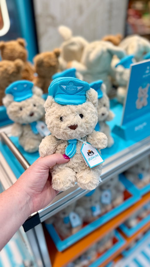 Did you know that @jellycat is at @heathrow_airport T5? The exclusive is adorable! 🧸✨