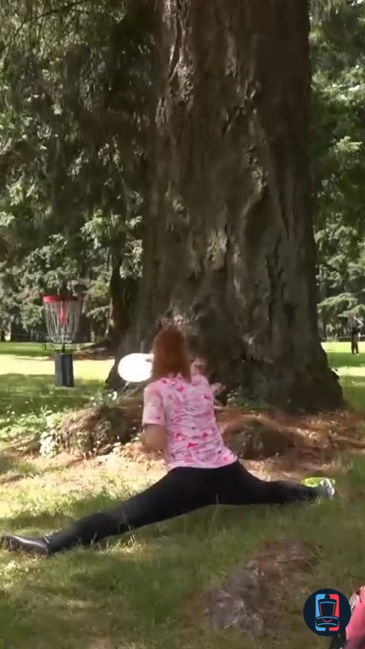 Maybe the biggest flex EVER in disc golf 🤯🤯

#SCTop10