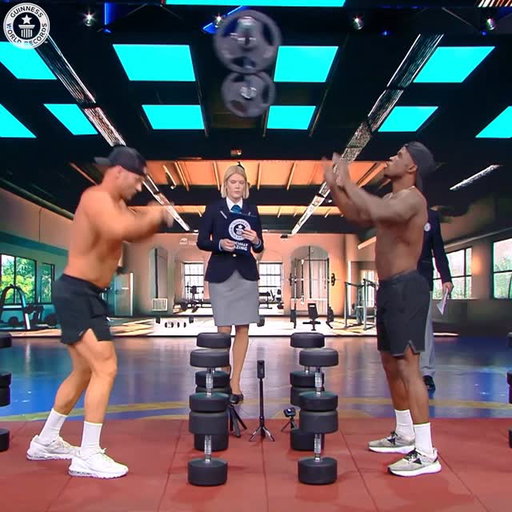 Plyometric push up barbell throw sequences record challenge - with @scott_mathison_ and Darien “That Ab Guy” Johnson @darienj4 🏋️‍♂️ 💪

As seen on Lo Show Dei Record in Milan, Italy