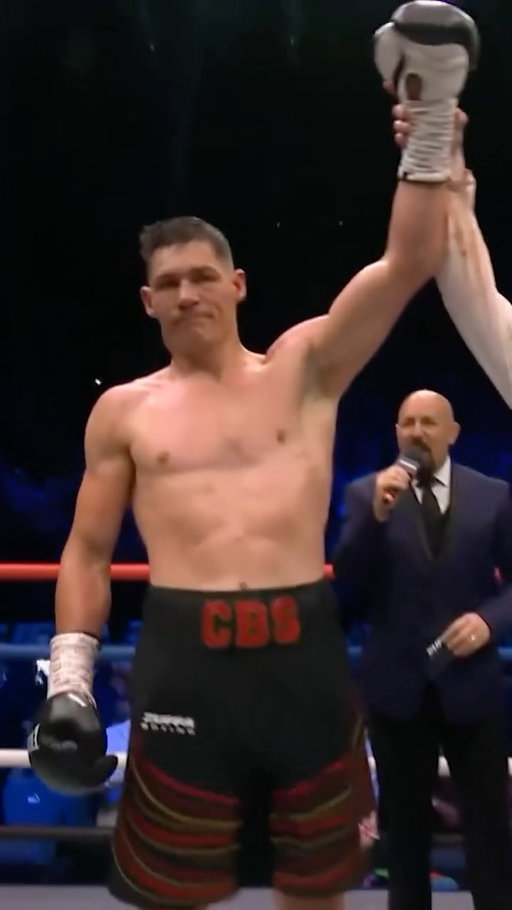 IT'S BEEN WAVED OFF 😮 🥊

@ChrisBillam gets the TKO over Ryan Rozicki!

#ZuffaBoxing07 | @SkySports + @ParamountPlus 📺