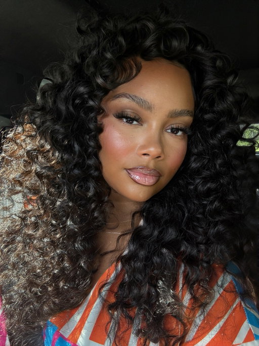 Let’s get back to posting only one picture and just vibe lol I cannot believe I have curly hair in my head. I’ve not worn curly hair in so long. What do you guys think about it? @daisydoesmyhair got me together for my trip! Hair from @amorfatihair_ Filipino curly