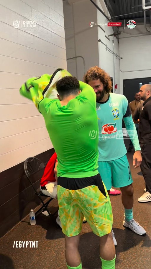 Two octopuses 🐙🧤

#شجع_مصر
#منتخب_الفراعنة 
#الفراعنة_في_كأس_العالم
#egyptnt
#FIFAWORLDCUP