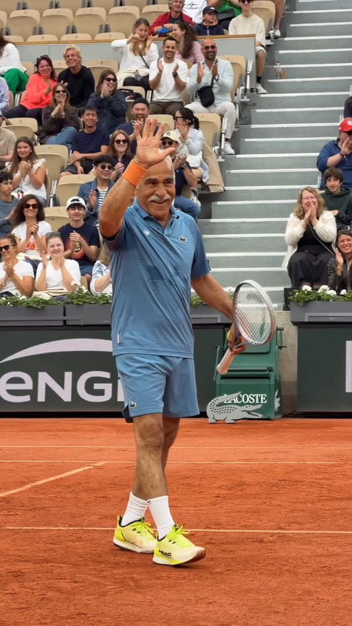 Ça passe des tweeners au Trophée des Légendes by @emirates 🙌

#RolandGarros