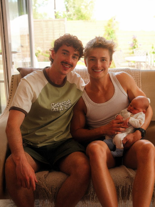 Our family got a little bit bigger 🥹

#uncles #gayuncle