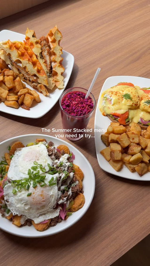 The new Summer Menu just dropped and suddenly our diet starts Monday again 👀

#stackedpancakehouse #breakfastspots #brunchideas #foodreviews #foodie