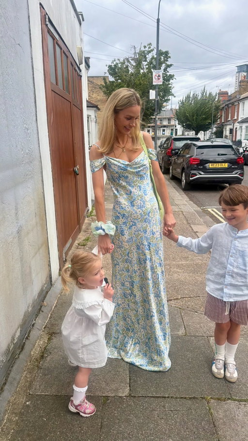 They say never work with animals or children… and after filming this, I can confirm children definitely belong on that list 😂

Wearing our Otty dress in floral blue/green print - online now.