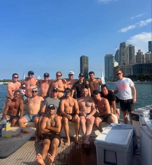 Year 10 of the Golf Trip that doesn’t golf is in the books. Chicago, we played our guts out. My chin is stung. What a runner. Fakkk
Go Sioux 🫡 @undmhockey 

-Swish