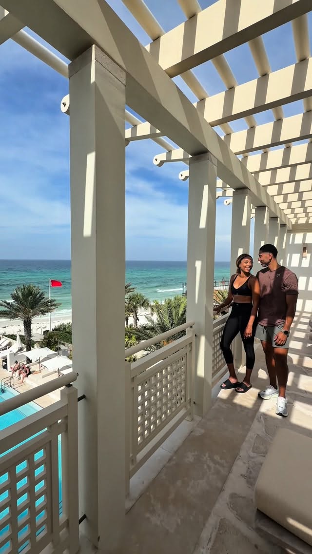 POV: Me realizing the discipline didn’t stay home when we left for vacation.

The beachfront burn and sculpt class from @evolvestudiosla was EVERYTHING at @kaiyabeachresort. Beautiful views with the best burn! 

Full trip recap coming soon, but this trip doesn't owe me a thing!🙏🏽🤞🏽🙌🏽 

📸: @sarahwardweddings