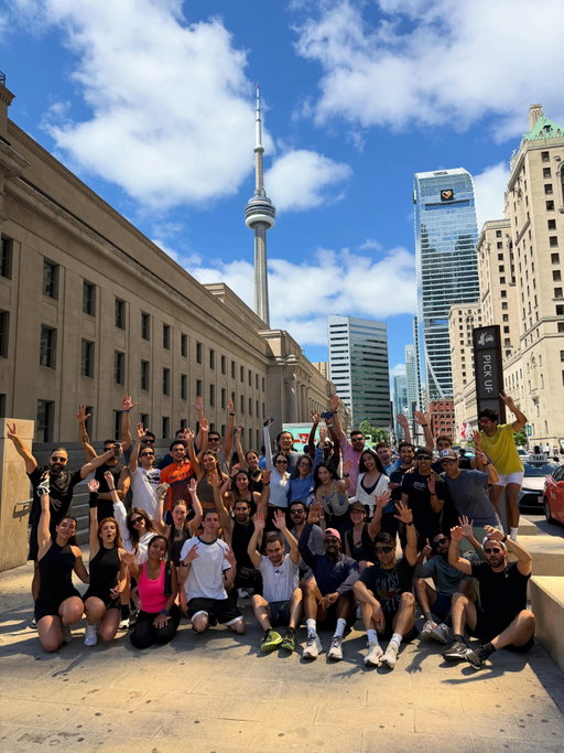 What started as a run turned into a morning full of conversations, new connections, coffee, and community 💛

A huge thank you to @snoozup_app for fueling our runners with coffee and to @humbledonkeyto for the sweet treats that made our post-run hangout even sweeter ☕️🍪

This is what Step6ix is all about: movement, community, and creating spaces where strangers become friends.
Thank you to everyone who joined us. See you at the next run ✨

#step6ix #runningcommunity #torontoevent #explore