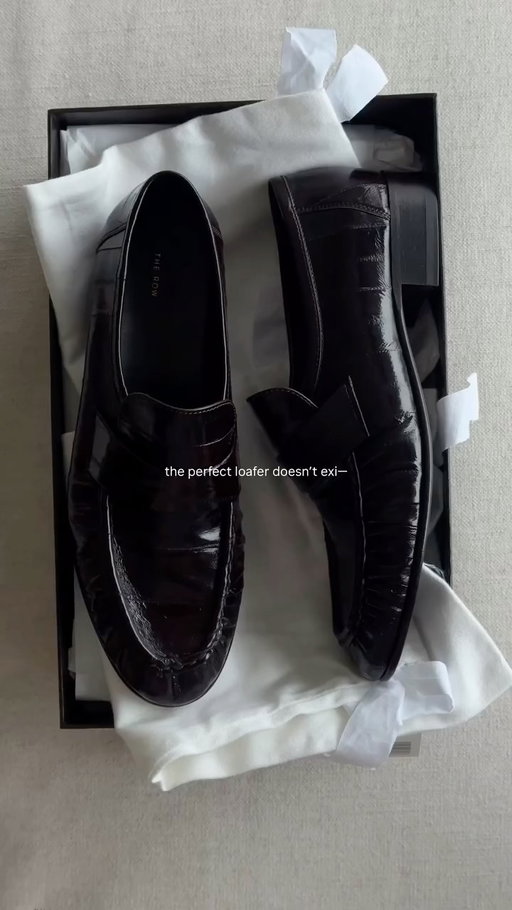 Oh but it does, it’s these 🤌🏼🙂‍↔️ #therow #loafers #shoerotation