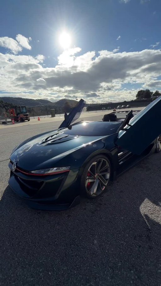 One V6. One sound. Instant goosebumps.
The GTI Roadster ‘Vision Gran Turismo’ moves you before it even moves.

This is Icons of GTI.

#Volkswagen #GTI #GTI50 #IconsOfGTI #DesignVisionGTI