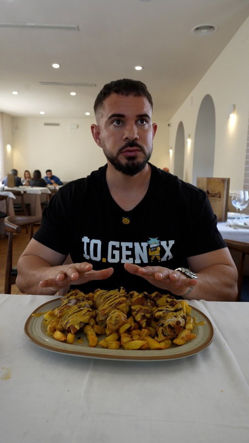 Este Restaurante de Carretera entre Málaga y Granada en la A92 es parada para comer de viajeros, camioneros y quienes buscan una buena relación calidad - precio. Se llama Casa Enrique y es de grandes dimensiones al igual que lo son sus platos. Se encuentra en un pueblo llamado Fuensanta os dejo ubicación exacta de Casa Enrique: A-92, 215 Salida, 18328 Fuensanta, Granada #granada #restaurantes