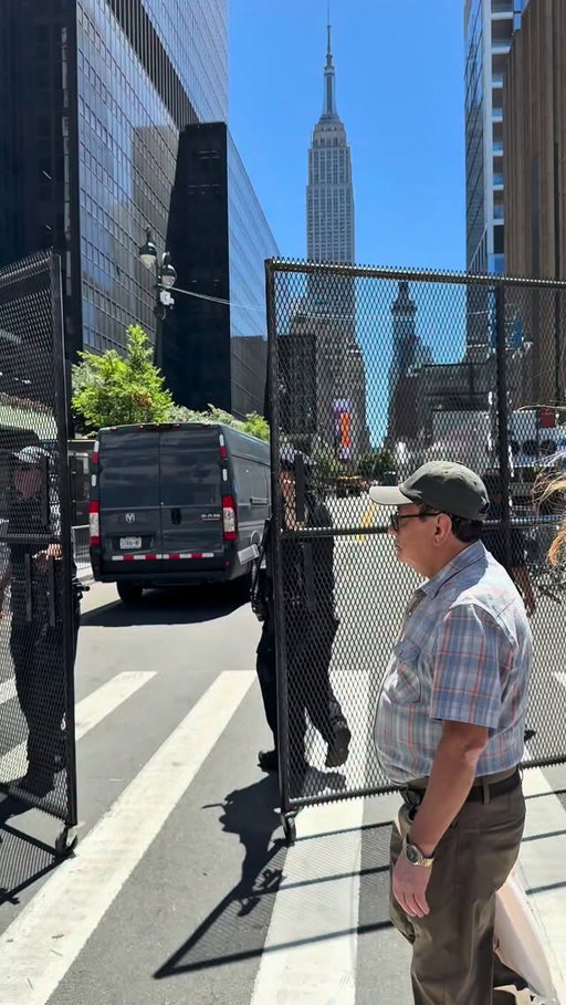 Game 3 tonight at Madison Square Garden. 🏀🗽💙🧡

Never seen anything like this for a Knicks game. Security perimeter outside the Garden, airport-style screening, increased presence from the Secret Service and NYPD.