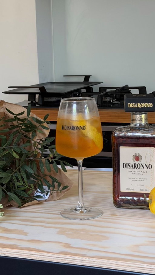 AD Flowers on the table, a Disaronno Spritz in hand and a quiet moment to unwind.

It’s the little pause after a busy day, romanticising the evening, and soaking up the last bit of the sun on my skin. A moment that feels effortlessly sweet and calm.
That’s my Dolce Hour. 🍋

@Disaronno_official #DolceHour