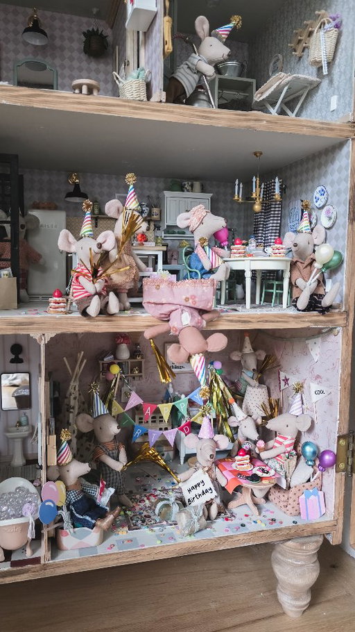 Happy birthday!

Woke up to the cutest little mouser birthday party I’ve ever seen! 🤭💕 Grateful and blessed to be 45 years young today. Thank you for celebrating with me! Xo

Save this to send to someone special that has a birthday coming up! 🥳

#mailegworld #mailegmouse #miniaturebirthdayparty #mailegmäuse #happybirthday❤️