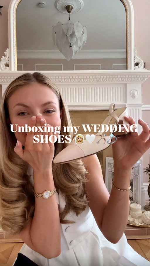 Eeeeeek my dream shoes 🥹🤍👰🏼‍♀️ 

#weddingshoes #bridalshoes #bridalera #2026bride #chanelunboxing