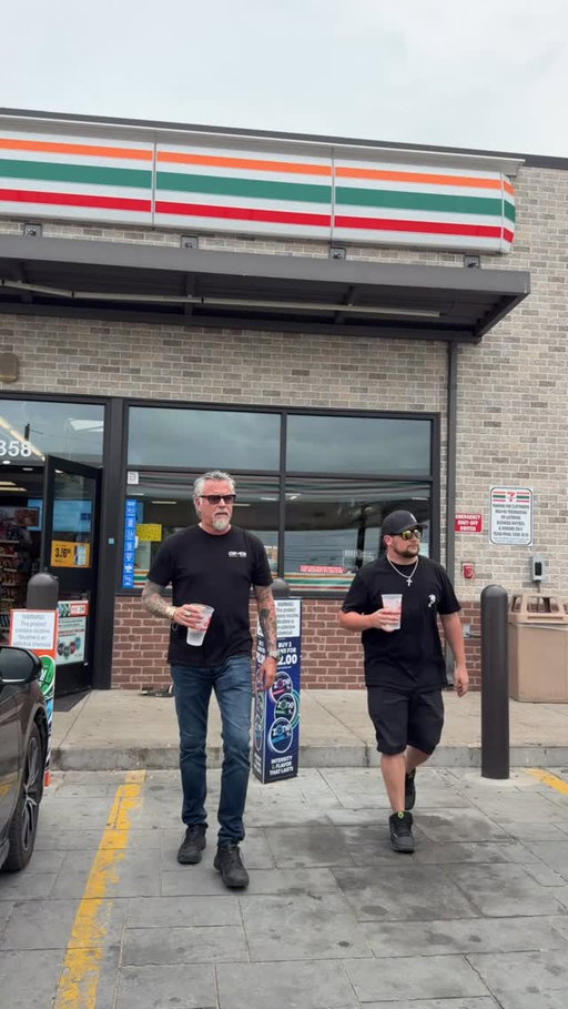 We’re not late too the party on this one are we? 😎

#gasmonkeygarage #richardrawlings #cars #ferrari #gasstation