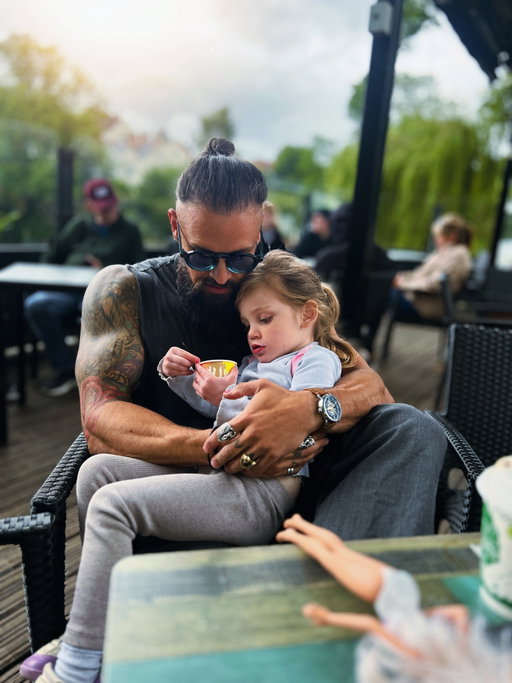 HEY YO! It’s been a crazy week and half as I had to take charge of the entire household alone while the other half had to take care of some things abroad!

I had the little one all to myself and tbh took FULL advantage of the restriction on work to just spend complete full days with her and enjoy it! SO recording the next VLog tomorrow which is a “Train & Explain” concept where I’m going to just go through my session raw while giving tips BUT also answering YOUR questions on ANYTHING that’s nagging you with Training, Life, Health, Mental, Relationship … leave them below 👇🏼

This will be a monthly occurrence within the Vlogs so keep em coming!
