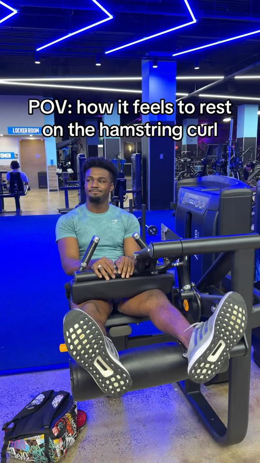 Just chillin out yk?🤷🏽‍♂️

 #gym #gymhumor #hamstringcurl #joshsmoore #gymtok