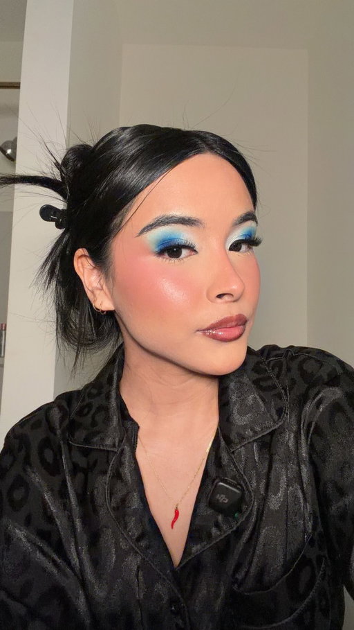 Me maquillo peroooo🥲😌 

#contentcreator #makeup