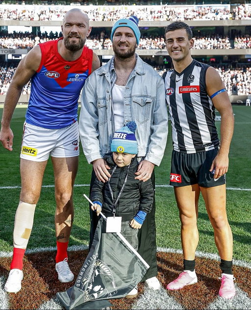 Truly honoured to be apart of such a great cause. A huge thank you to @collingwood_fc for inviting me down I can’t thank you guys enough and also to the @afl for allowing two worlds to collide and also to toss the coin it was an amazing experience. This truely means so much to me and my family ❤️ I really do feel the love. We fight this together @fightmnd