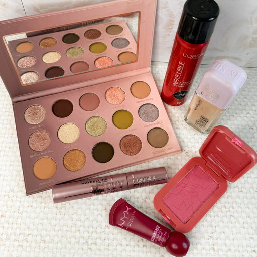Today’s fast face was filled with all my favourite, dependable products 💖

@maybelline Super Stay Foundation
@nyxcosmetics_aunz Butter Blush in Getting Butta
@glaminatrix_cosmetics Nearly Natural Eyeshadow Palette
@maybelline Sky High Mascara
@nyxcosmetics_aunz Smushy Matte Lip Balm in Squeeze n’ Sizzle
@lorealaunz Infallible Setting Mist

What products do you find most dependable? Drop your faves 👇🏻
.
.
.
#discoverunder20k #makeupcollection #makeupcommunity #aussiebeautyblogger #makeupflatlay