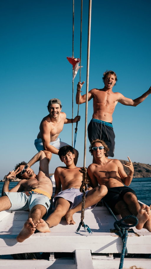 group trip together? DETAILS IN COMMENTS 👀🏝️

what a time to be ALIVE! 😍

this was one of the best group trip I’ve ever been on, from complete strangers after 9 days of island hopping, chasing waterfalls, freediving with mantas, seeing dolphins, singing karaoke, jumping of the boat, doing pirate side quests at the end… we turned into a FAMILY ❤️ 

thank you EVERYBODY, you guys are the best ever and special thanks to @trutravels for making this dream a REALITY.

Can’t wait to share these kind of vibes WITH YOU GUYS on another trip with me in PHILLIPINES at the end of this YEAR 🏝️😭❤️‍🔥

YOU CAN BE A PART OF IT!!!! 🫰🏼

DETAILS ON MY PROFILE @willglemba SOON ⏳🏝️❤️

YESSSSSAAAAAAAH PARLEYYY 🏴‍☠️

#travel