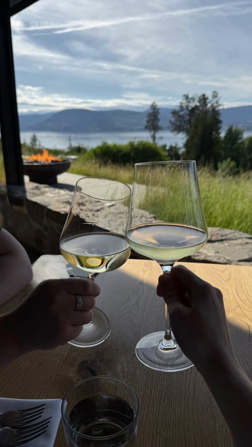 Dinner & the most stunning view overlooking lake Okanagan☀️

📍CedarCreek Estate Winery, Kelowna 

#kelownabc #okanaganvalley #explorebc #winecountry #explorecanada things to do in kelowna travel canada luxury winery wine tasting vancouver eats date night girls trip