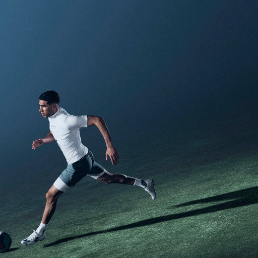Try to keep up with @achrafhakimi in the Shadow Elite 4