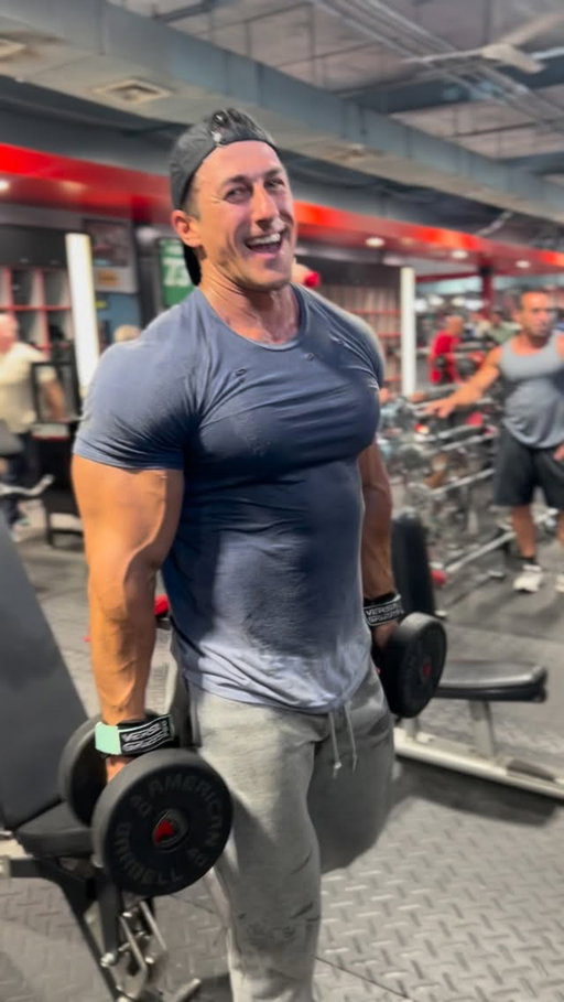 One of the biggest mistakes I see with hammer curls is people treating them like a strength exercise instead of a muscle-building exercise.

The goal isn’t to see how much weight you can swing. The goal is to create tension through the biceps, brachialis, and forearms while keeping the movement controlled from start to finish. If your shoulders are rocking, your lower back is swinging, and the dumbbells are flying up, you’re simply making the exercise easier on the muscles you’re actually trying to grow.

A few things I focus on every time—

Keep your elbows pinned close to your sides.

Think about driving your pinky side of the hand toward your shoulder.

Control the lowering phase for 2-3 seconds.

Stop the set when form breaks down, not when the weight gets uncomfortable.

Don’t be afraid to use slightly lighter weight if it means better execution.

Most people underestimate how much muscle they can build by improving the quality of each rep. Before you add more weight, make sure you’re getting more out of the weight you’re already using.

Need help building bigger arms, adding muscle, or transforming your physique? Hit me up @team.sadik and let’s build a plan around your goals.