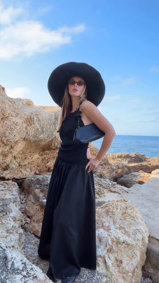 ad. my new Summer 26 wardrobe from @hm is here and island days are treating me very well lately. from beach days with the doggy, to lunches in the sun and drinks with sunset. happy girl🌀