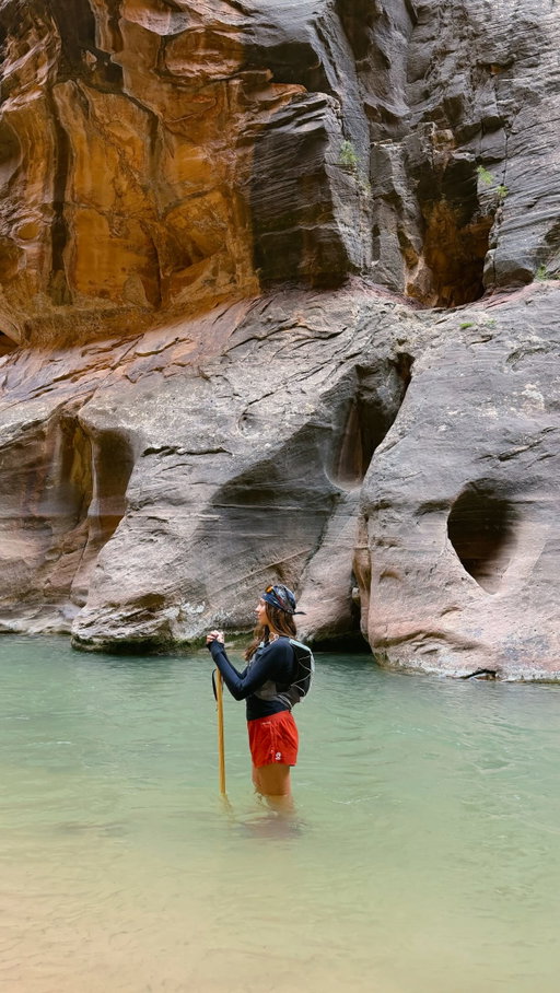 couples who hike together stay together ❤️‍🔥

📍The Narrows, Zion National Park

yes, I did match my outfit to the gear rentals what about it!!! 

#thenarrows #narrowshike #zionnationalpark #hikinggirls #hikingcouple