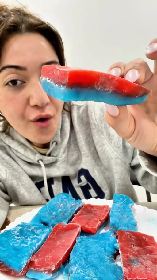 this texture is actually insane 🍧🤯

@jello #asmr #jello #asmreating #mukbang #viralasmr