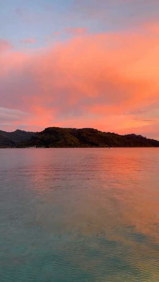 👀 Send this to someone who needs to take you to French Polynesia and watch sunsets every night! 

✈️ Follow @thewanderdiary for all your bucket list travel destinations! 

#sunset #frenchpolynesia #sunsets #bucketlist #tropical