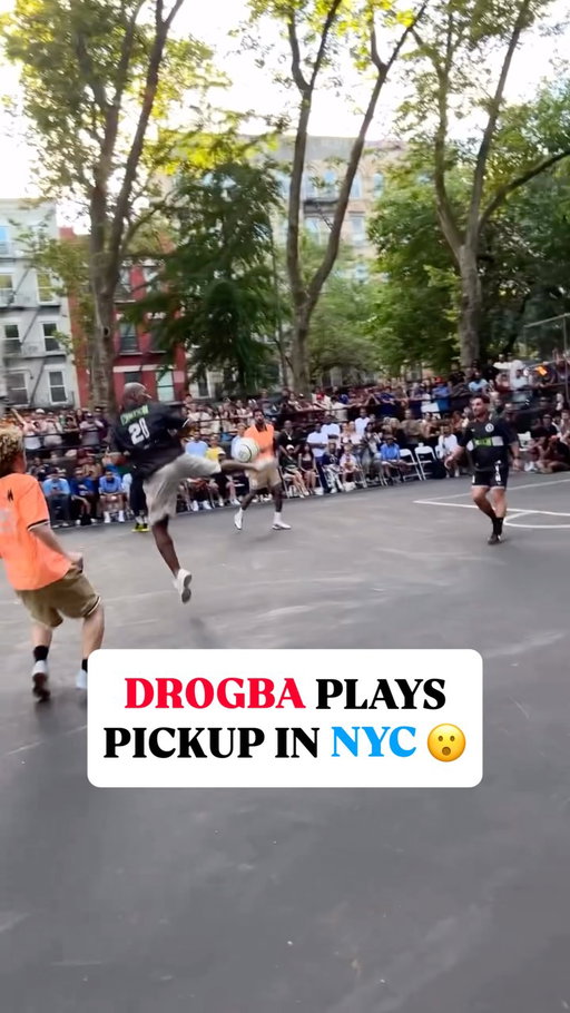 WE HAVE A DIDIER DROGBA SIGHTING IN NYC 🐐

The World Cup even has Chelsea legends stopping by a @streetfc charity match for the Steve Nash Foundation in New York City ❤️

🎥: @kylemartino