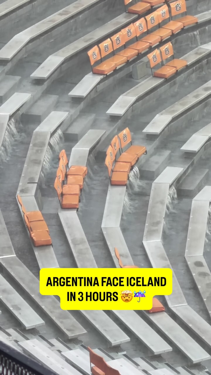 Heavy rain in Auburn, Alabama 🇺🇸 where Argentina face Iceland in 3 hours from now 🤯☔️

This World Cup is going to be 𝑪𝑹𝑨𝒁𝒀 🫪

🎥 @gastonedul @tycsports
