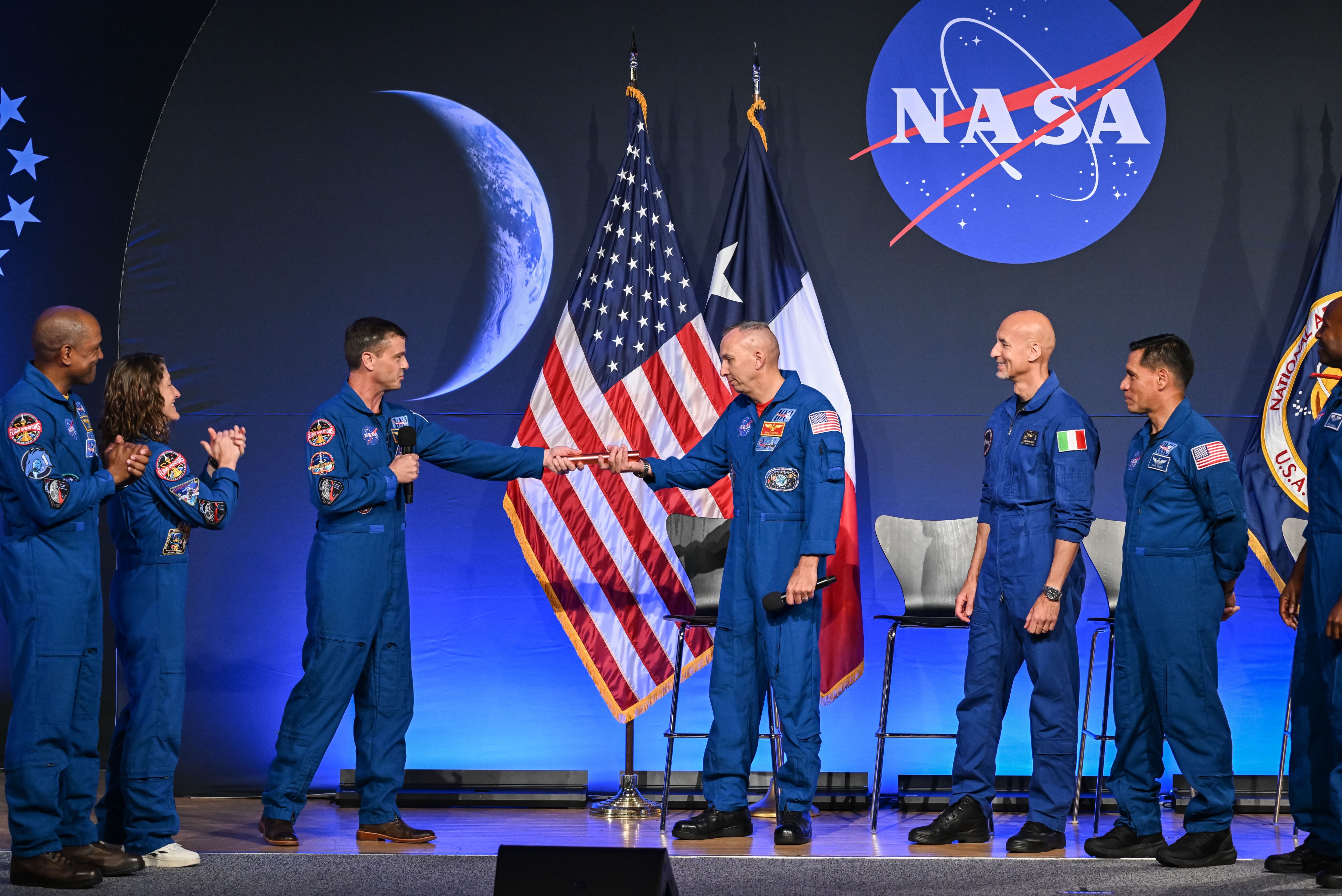 I was excited for today…excited to cheer on the Agency and my friends as we named the Artemis III crew. 

What I didn’t expect was the feeling of complete, unbridled happiness in my soul as @astrojeremy (from afar), @astro_christina, @astrovicglover and I ceremonially handed our baton to the next crew. 

We did it, and we did it well. @astrokomrade, @astro_luca, @astro_frankrubio, @astro_andred — you have the controls!! You will do it, and I know you will do it well. Godspeed, Artemis III