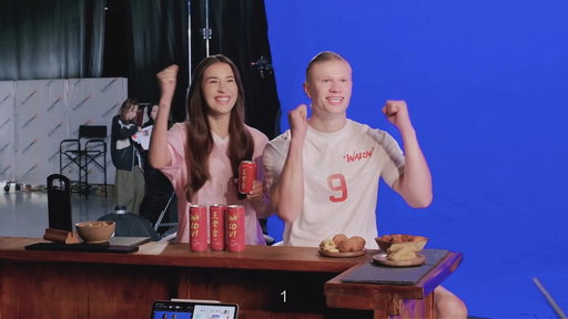 Behind the scenes with Haaland！
Come take a closer look at WALOVI Global Brand Ambassador Erling Haaland @erling on set!
#HaalandxWALOVI #DrinkWALOVIStayCool