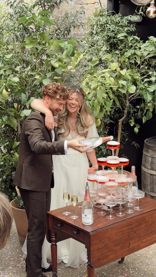 we made some wedding mistakes so you don’t have to! 😎

1. unexpected wedding dress conundrum 🎀
2. photo booth anarchy 😬
3. cocktails always win🍸 
4. disposable camera mishaps 📸 
5. remember to eat btw 🍝 
6. try not to miss too much 😍

hopefully this will be helpful for at least one bride to be out there, so share with any pals getting married and help them avoid making these clangers 🥲