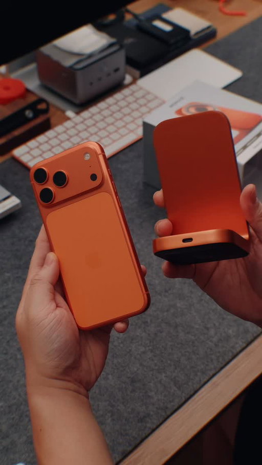 Found my favorite desk charger @nomad 👀 — Limited Edition Stand One that matches perfectly with my iPhone 17 Pro 🧡🍊#apple #iphone #tech #reels #explorepage