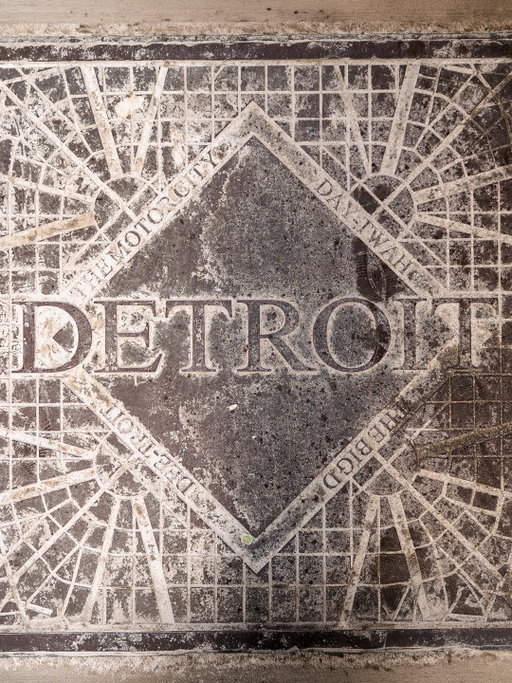 Built in the heart of Detroit.

A city defined by resilience, grit, and doing things the right way. No shortcuts.

We’re proud to call it home and carry that same mindset into everything we build for advisors every day.